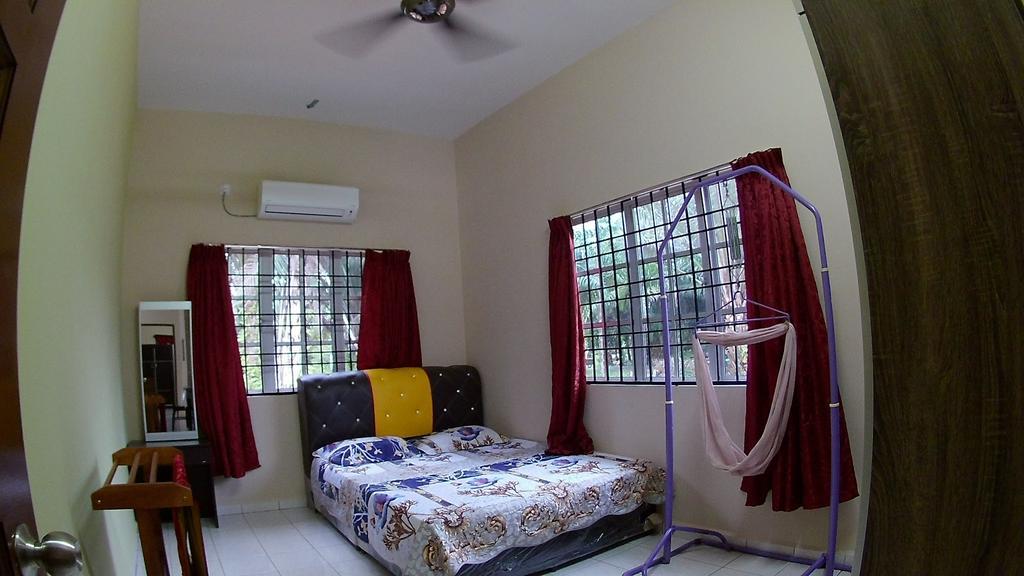 Homestay Selinsing Simpang Ampat Semanggol Esterno foto